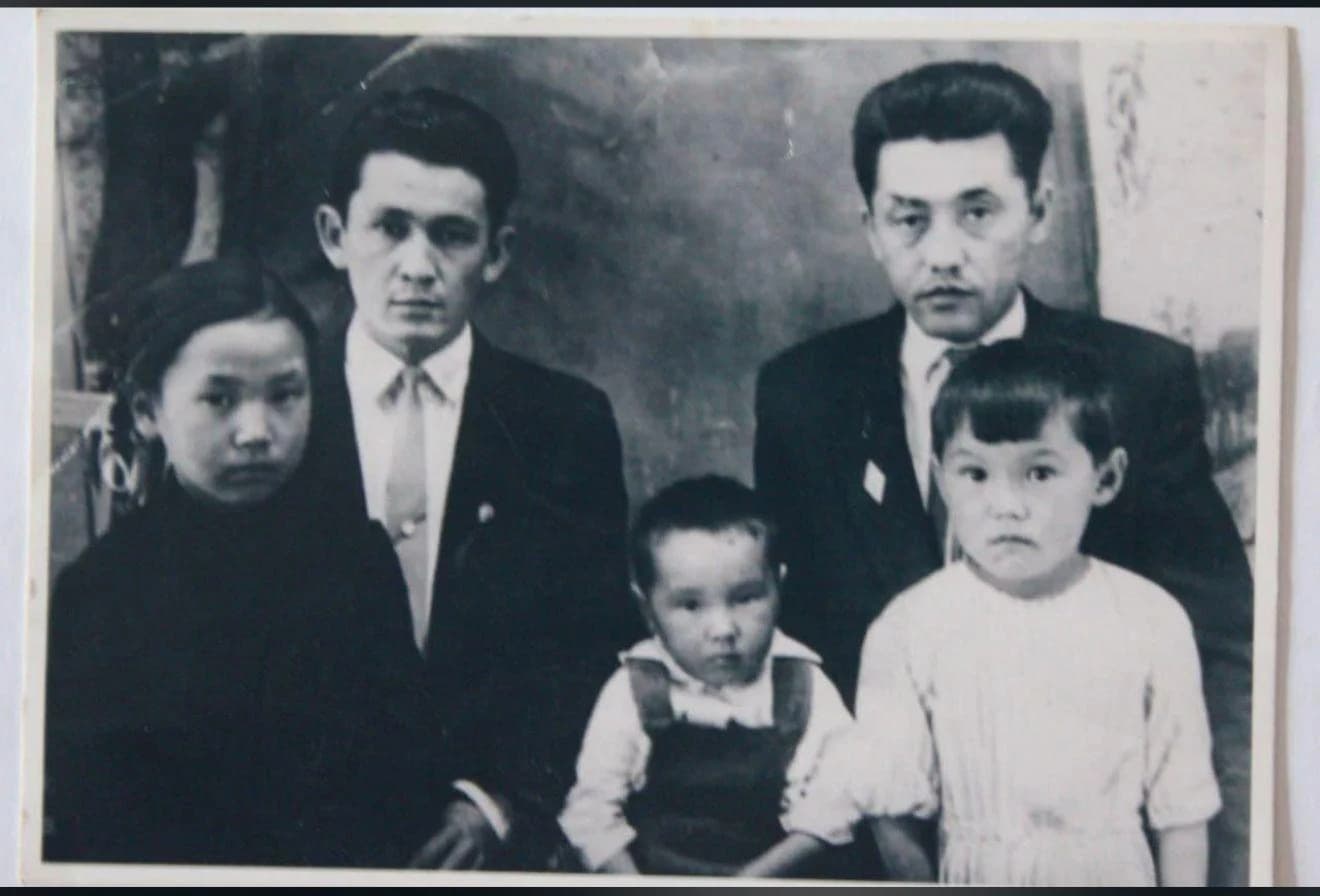 Askar Islyamov with his family: Askar aged 33, Toqan 20, Ermek 9, Sara 6, Aman 3