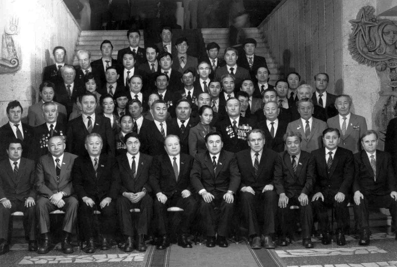 Delegates to the 25th regional party conference